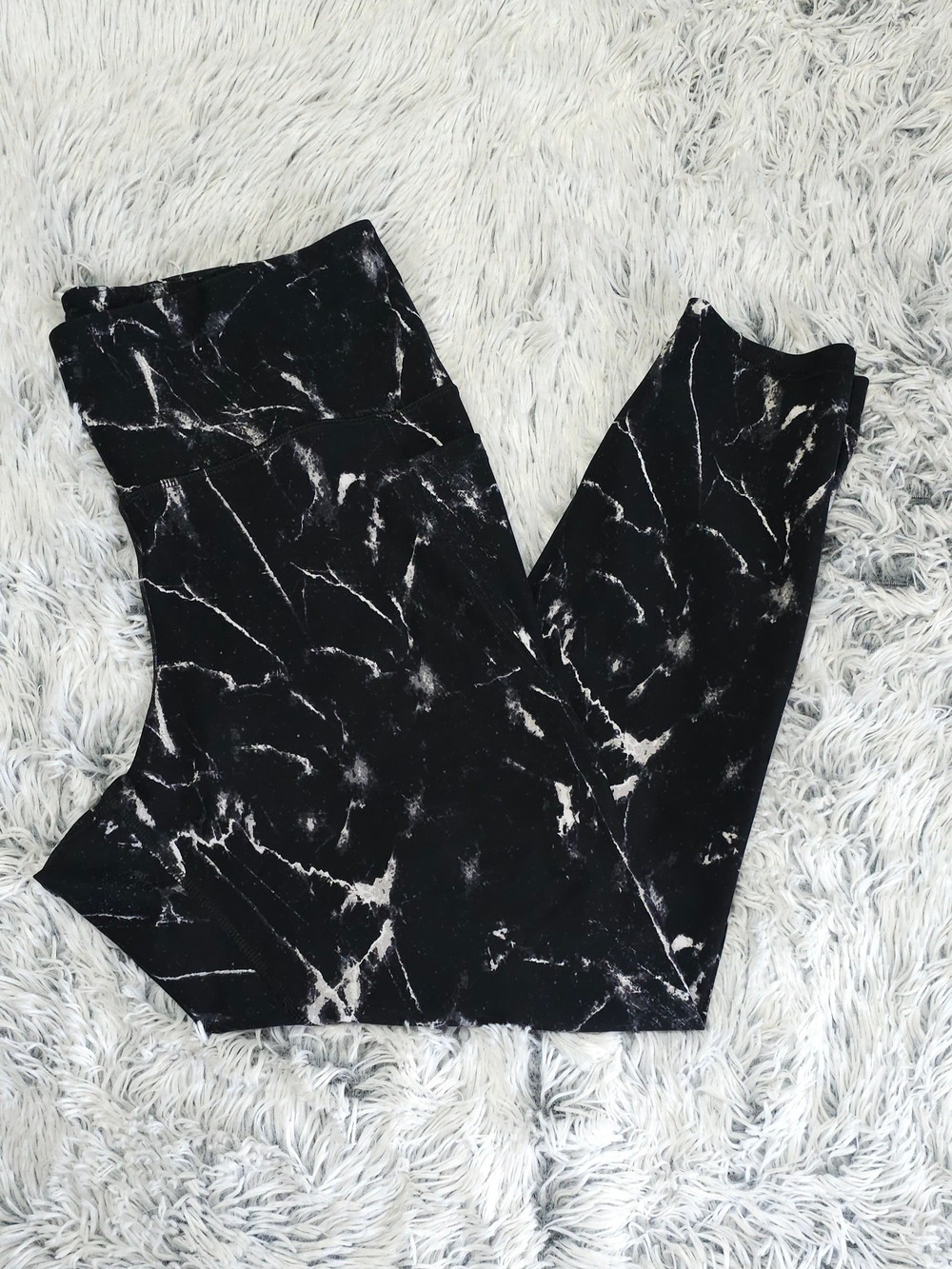 Old Navy Black with White Marble Print Leggings